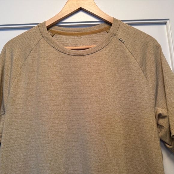 Lululemon Drysense short sleeve shirt - Picture 3 of 3